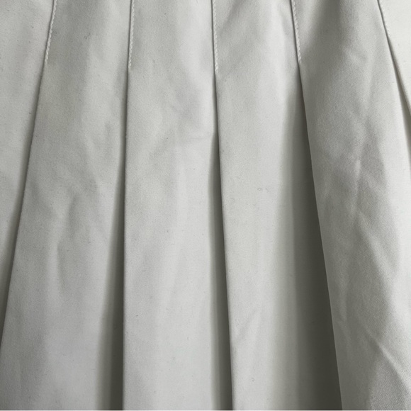Aritzia | Sunday Best White Olive Micro Pleated Skirt. Size 2 - Picture 4 of 6